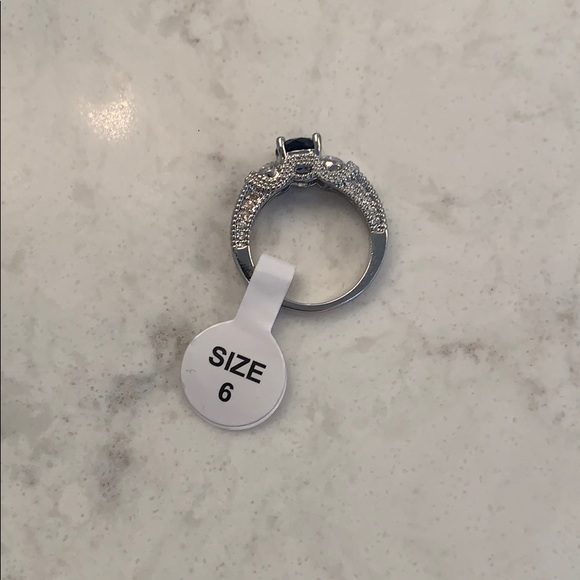 Ring - Picture 4 of 4